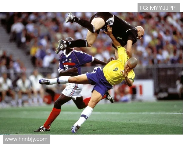 十几年基础锻炼助力突破 他是如何成为足坛巨星的故事